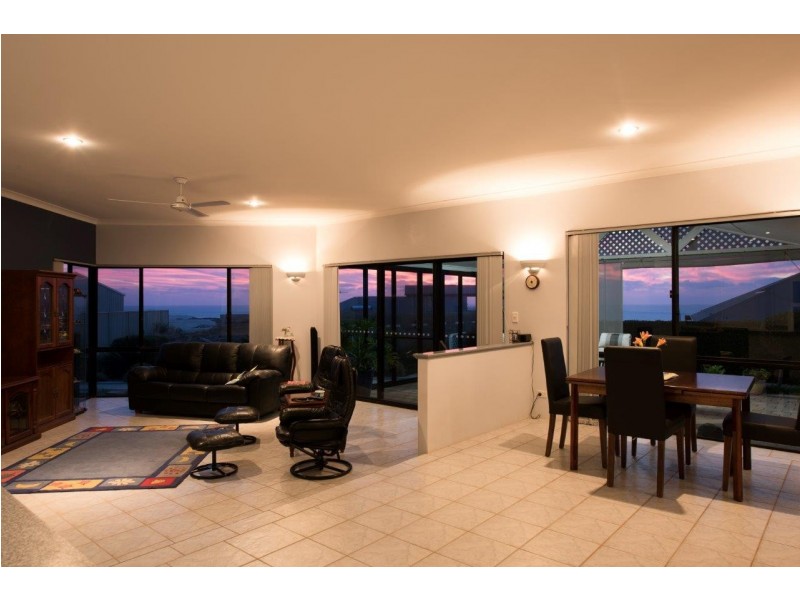 6 Shearwater Close, Wandina WA 6530