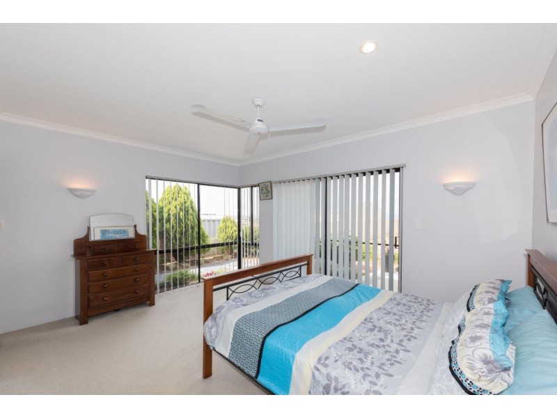 6 Shearwater Close, Wandina WA 6530