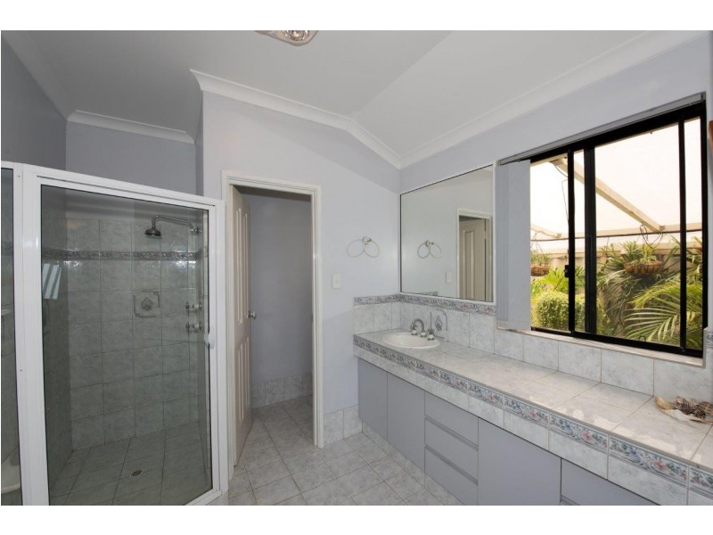 6 Shearwater Close, Wandina WA 6530