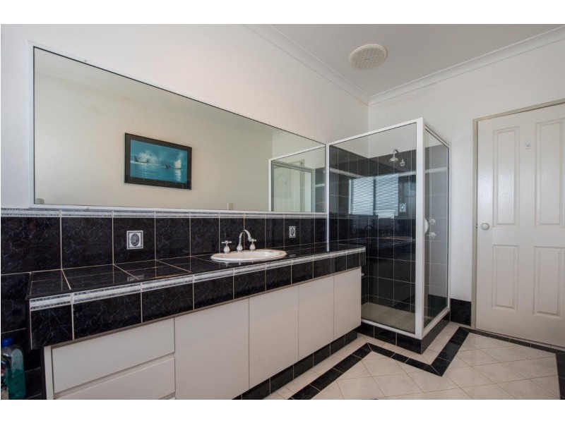 6 Shearwater Close, Wandina WA 6530