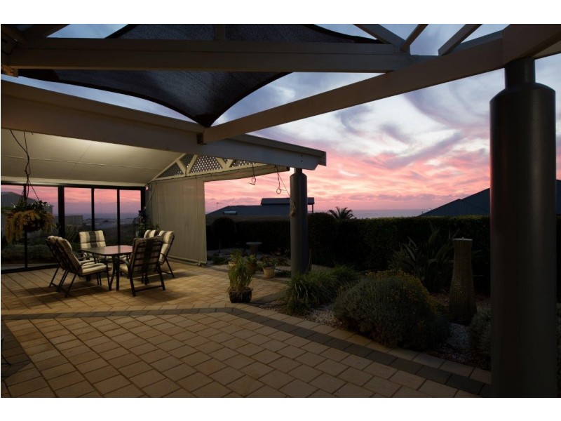 6 Shearwater Close, Wandina WA 6530