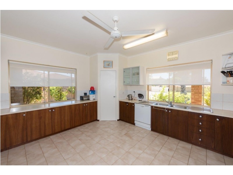 11 Tulloch Drive, Dongara WA 6525