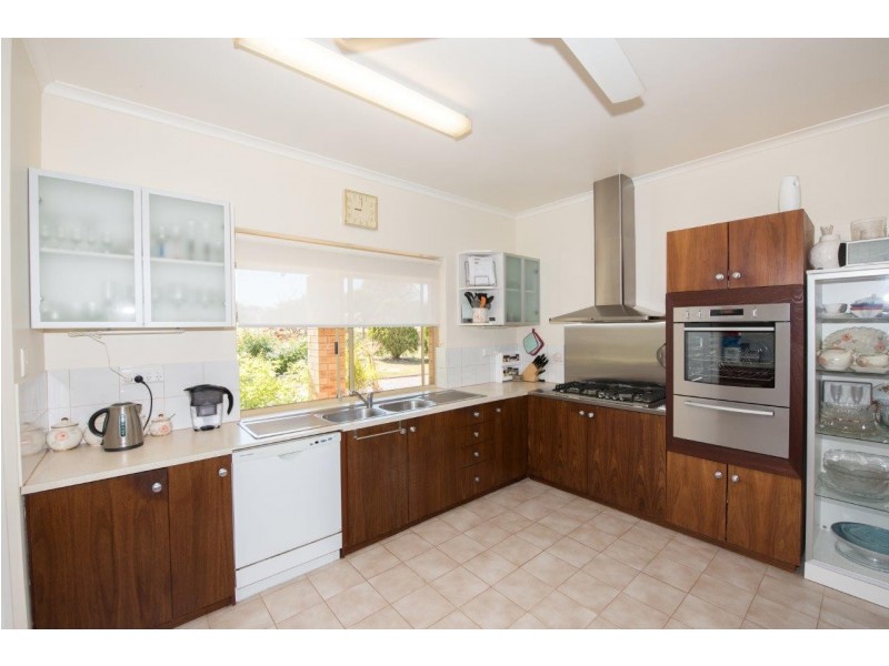 11 Tulloch Drive, Dongara WA 6525