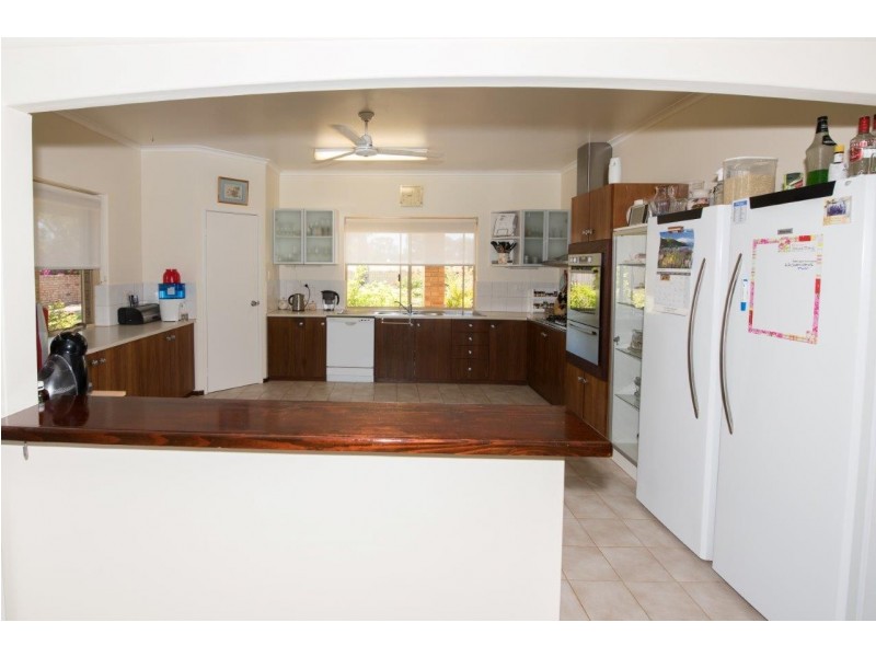 11 Tulloch Drive, Dongara WA 6525