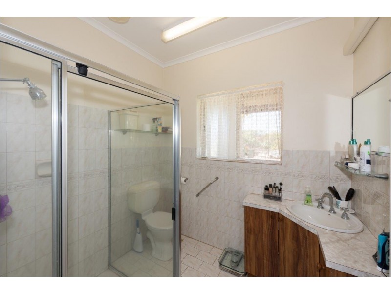 11 Tulloch Drive, Dongara WA 6525