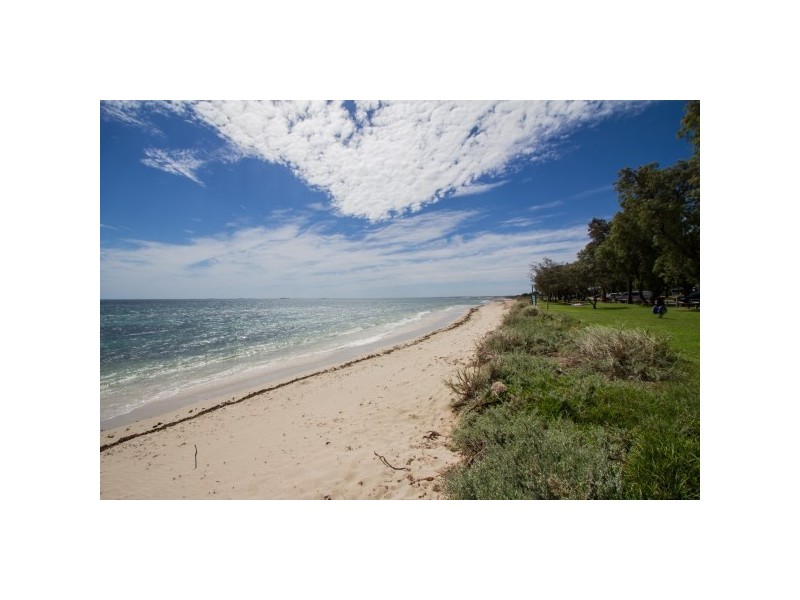 3/125 Railway Street, Bluff Point WA 6530