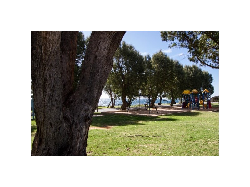 3/125 Railway Street, Bluff Point WA 6530