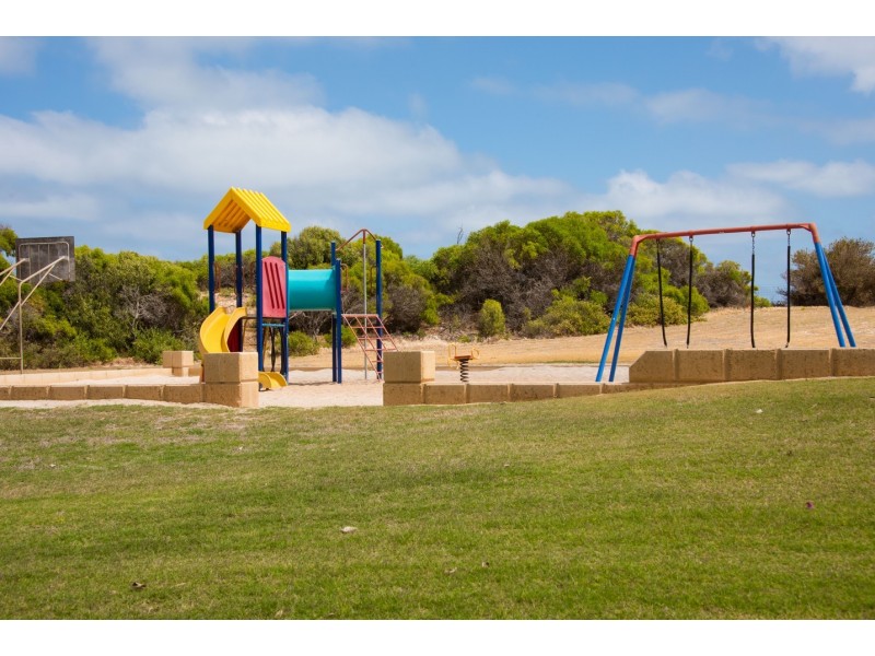 3-27 Stroud Street, Beachlands WA 6530