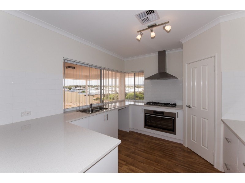 16 Pinnclea Heights, Drummond Cove WA 6532