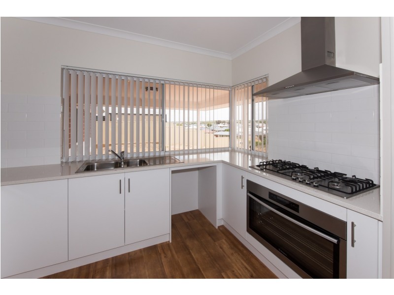 16 Pinnclea Heights, Drummond Cove WA 6532