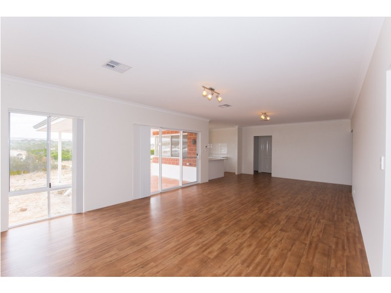 16 Pinnclea Heights, Drummond Cove WA 6532