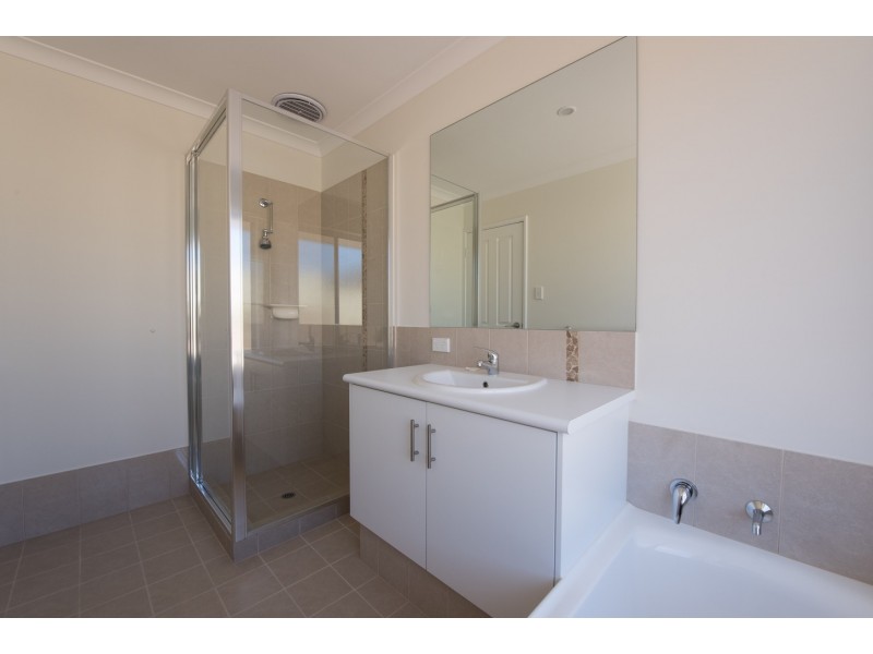 16 Pinnclea Heights, Drummond Cove WA 6532