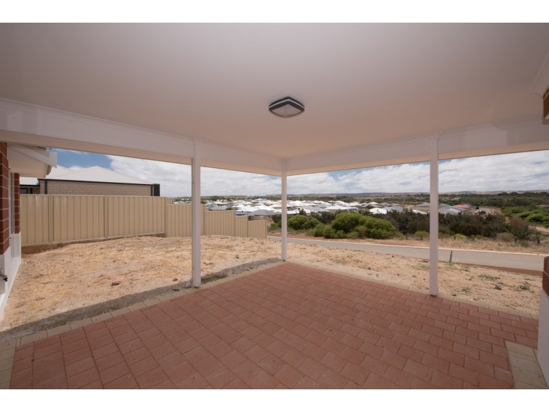 16 Pinnclea Heights, Drummond Cove WA 6532