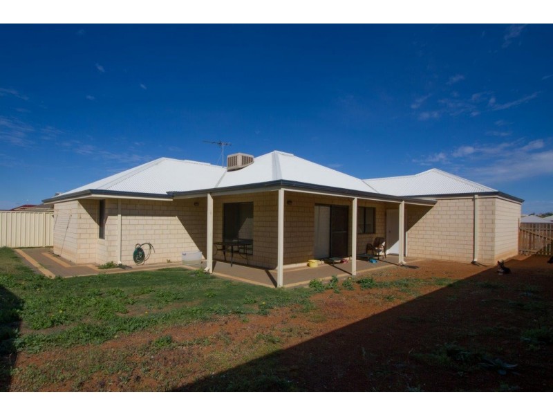 25 Windward Way, Drummond Cove WA 6532