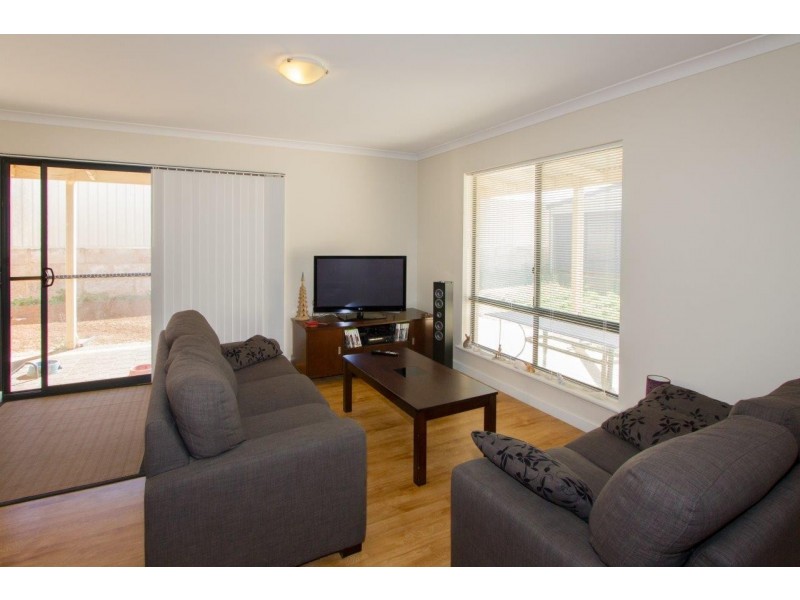 25 Windward Way, Drummond Cove WA 6532