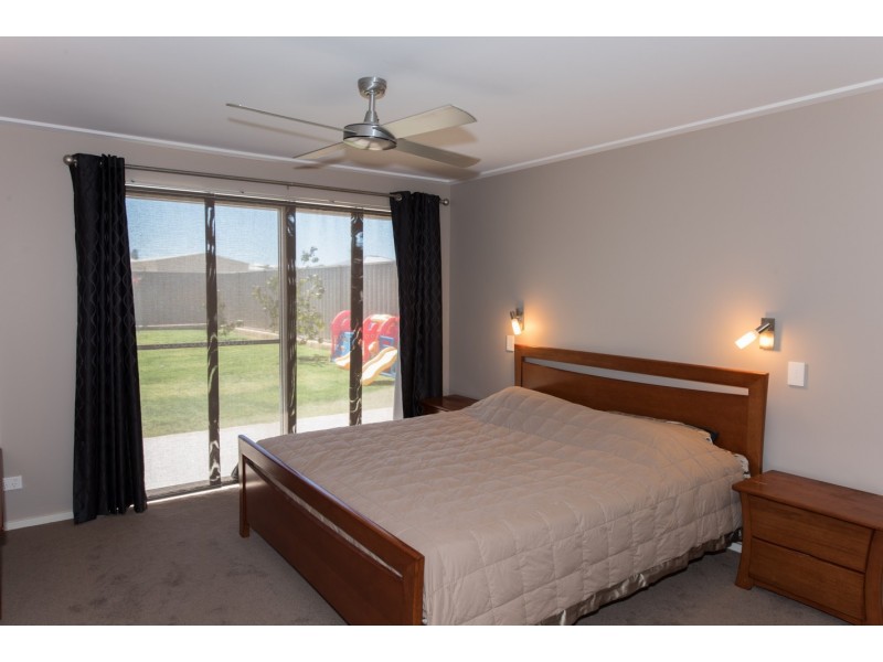 12 Wave Crest Circle, Drummond Cove WA 6532