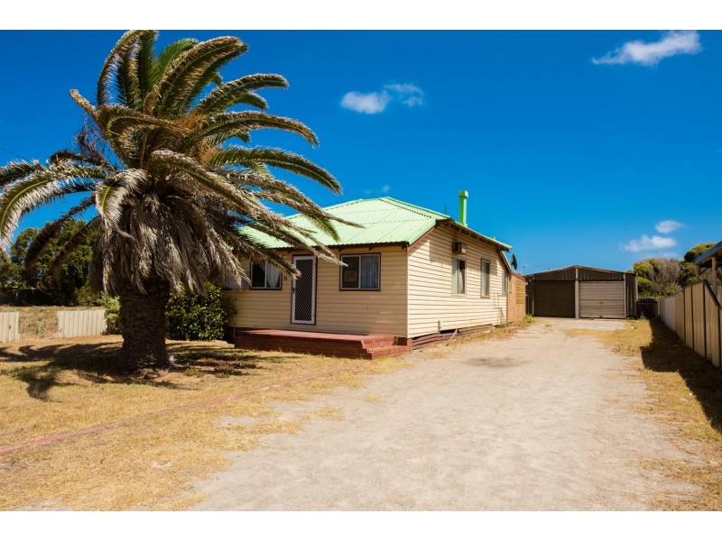 25 Maley Way, Beachlands WA 6530
