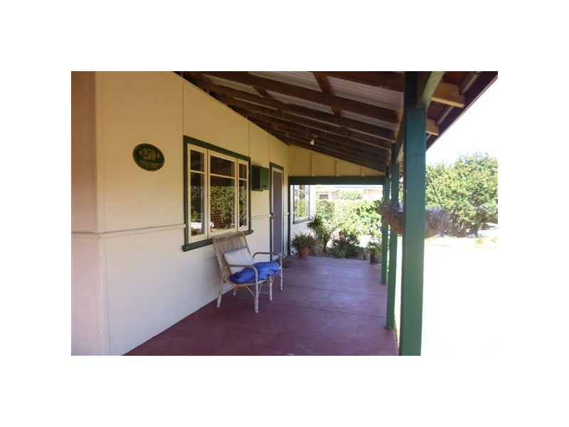 259 Fifth Street, Wonthella WA 6530