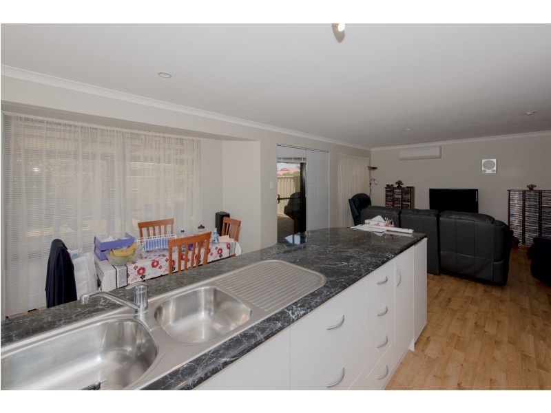 31 Wahn Avenue, Waggrakine WA 6530