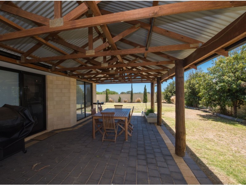 31 Wahn Avenue, Waggrakine WA 6530