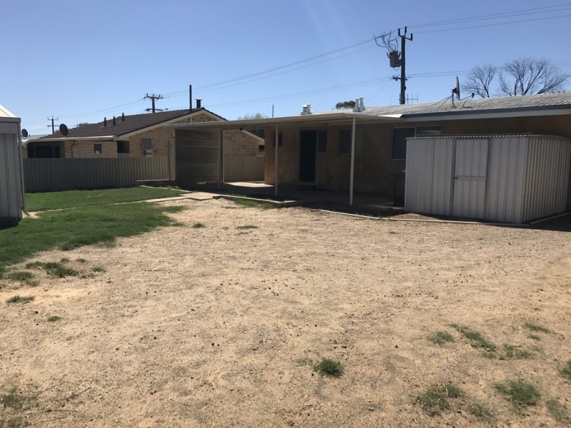 24 Adelaide Street, Waggrakine WA 6530