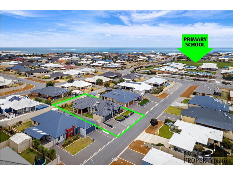 8 Garnet Brace, Wandina WA 6530