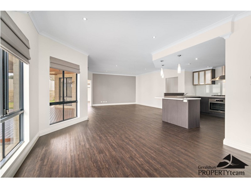 8 Garnet Brace, Wandina WA 6530