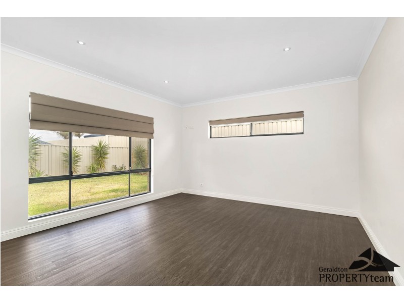 8 Garnet Brace, Wandina WA 6530