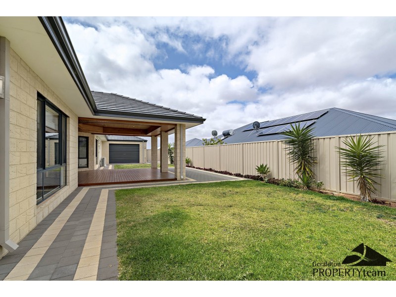 8 Garnet Brace, Wandina WA 6530