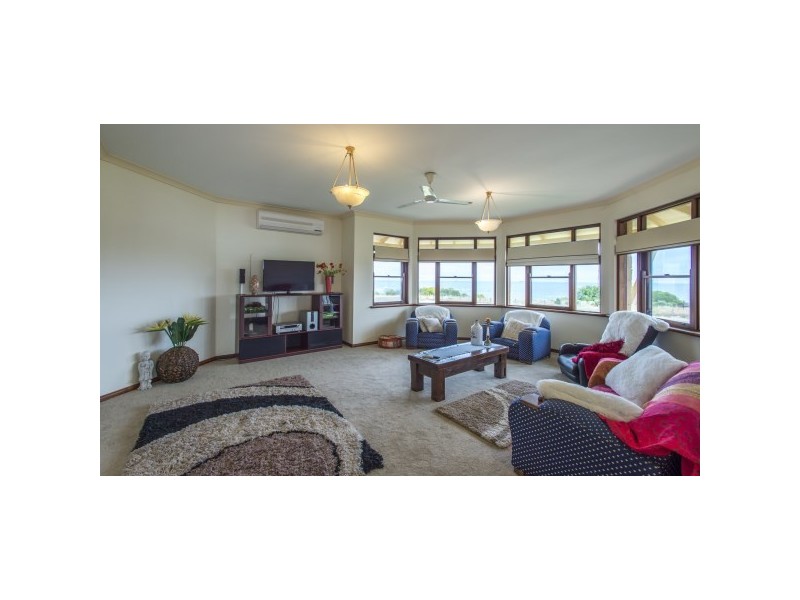 125 Whitehill Road, Drummond Cove WA 6532