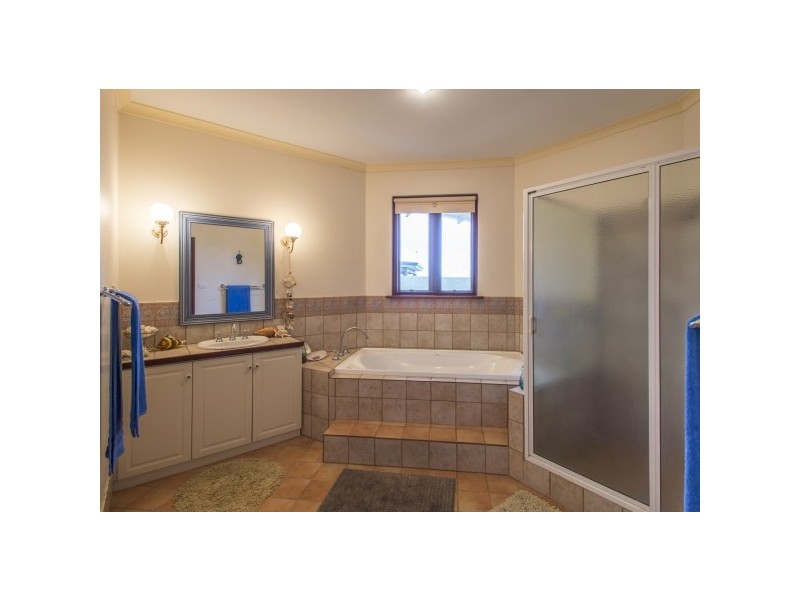 125 Whitehill Road, Drummond Cove WA 6532