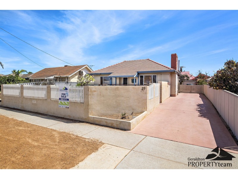39 Whitfield Street, Beachlands WA 6530