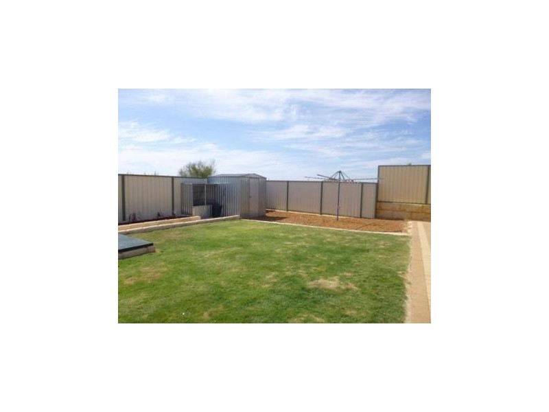 110A Moloney Street, Utakarra WA 6530