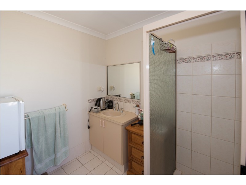 7 Mitchell Heights, Dongara WA 6525