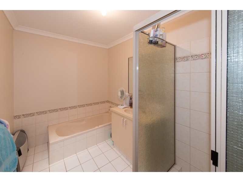 7 Mitchell Heights, Dongara WA 6525