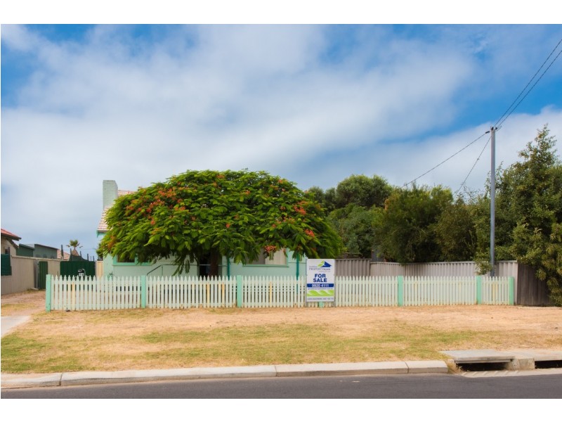 14 Whitfield Street, Beachlands WA 6530