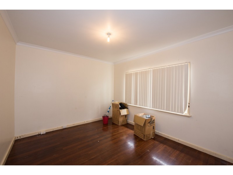 14 Whitfield Street, Beachlands WA 6530