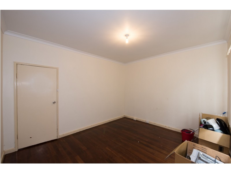 14 Whitfield Street, Beachlands WA 6530