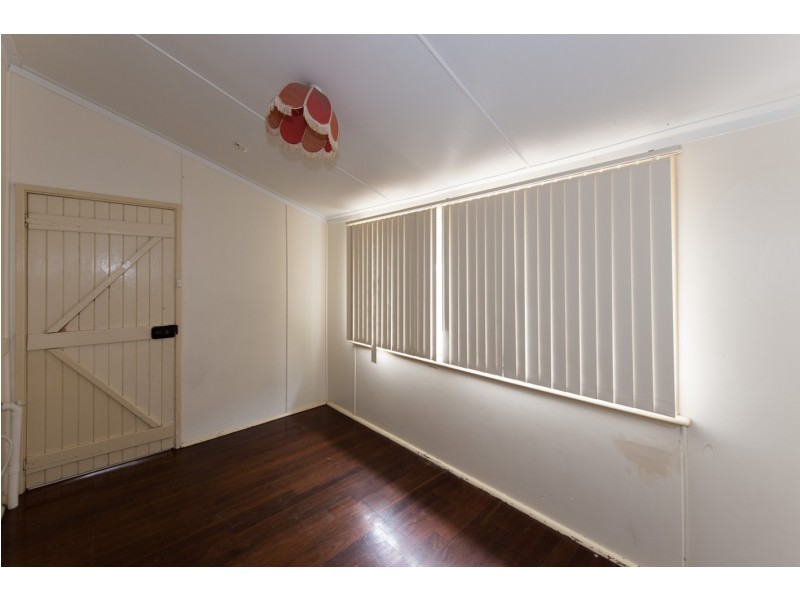 14 Whitfield Street, Beachlands WA 6530