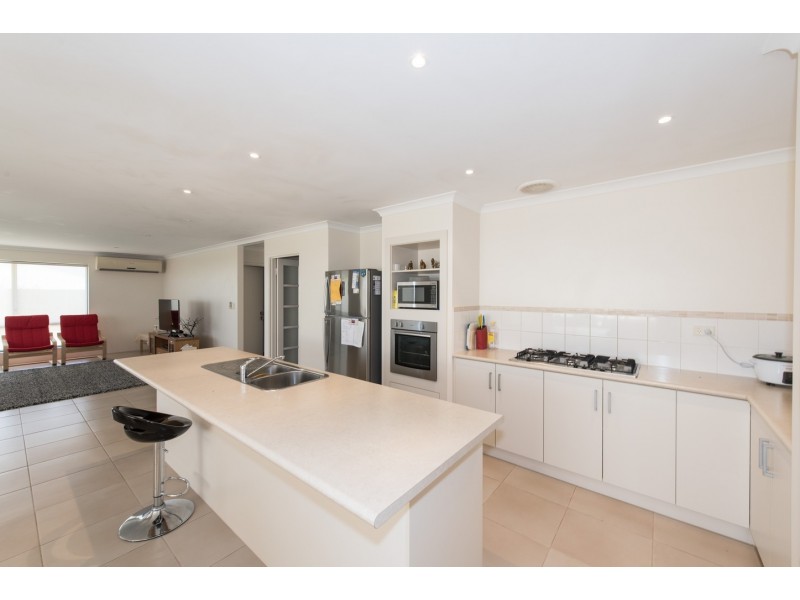 11 Alera Entrance, Wandina WA 6530