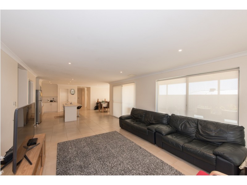 11 Alera Entrance, Wandina WA 6530