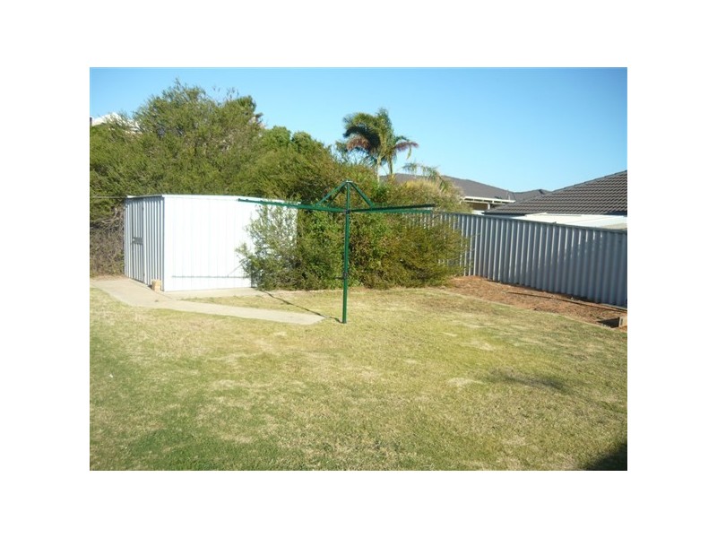 8 Auger Green, Wandina WA 6530