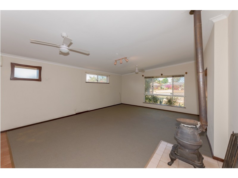 2 Woodman Street, Utakarra WA 6530