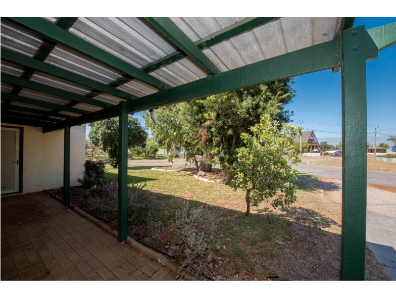 2 Woodman Street, Utakarra WA 6530
