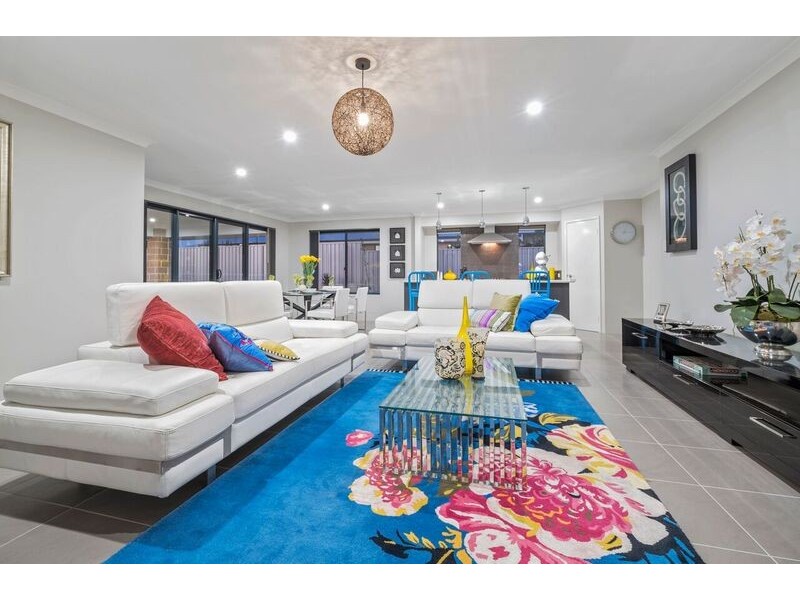 211 Chapman Valley Road, Waggrakine WA 6530