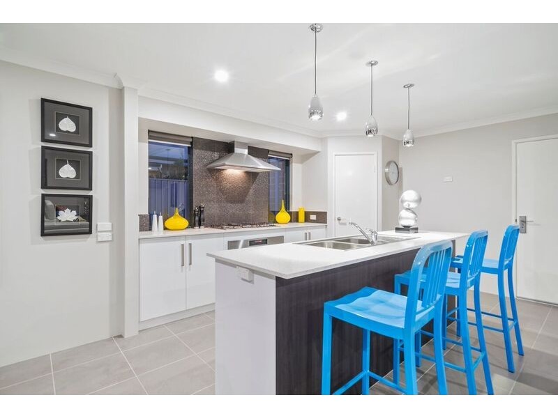 211 Chapman Valley Road, Waggrakine WA 6530