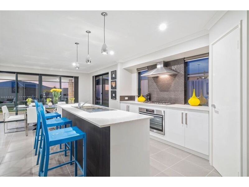 211 Chapman Valley Road, Waggrakine WA 6530