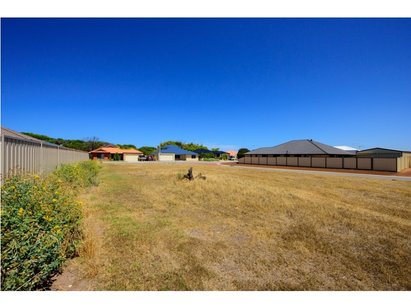 17 Stillwater Avenue, Drummond Cove WA 6532