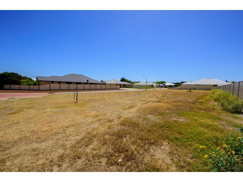 17 Stillwater Avenue, Drummond Cove WA 6532