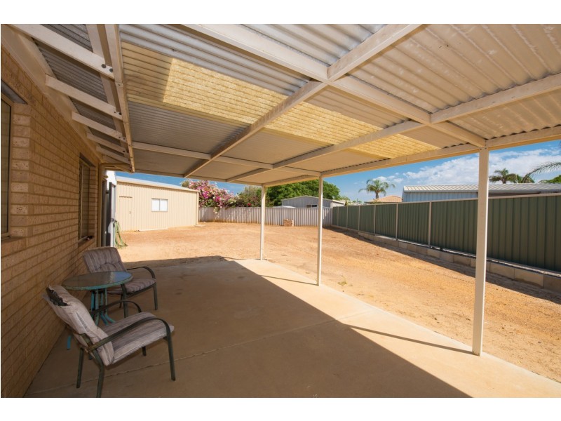 3 Mullian Way, Waggrakine WA 6530